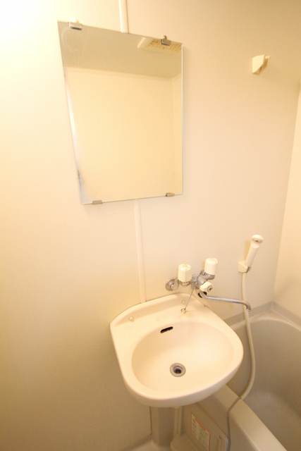 洗面設備　※別室の参考写真です