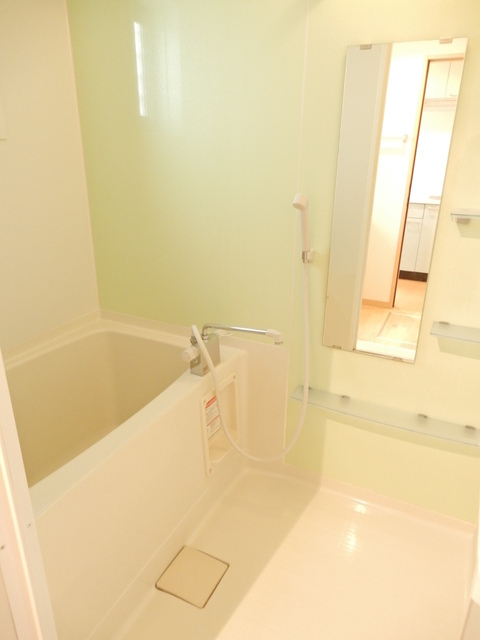 バス・シャワールーム　窓がある浴室※別室参考写真