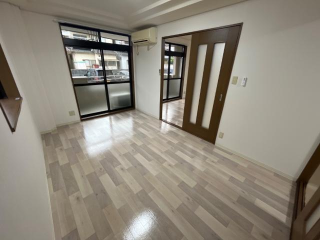 居室・リビング　南洋室