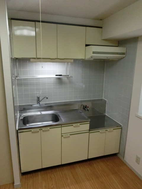 キッチン　ここで料理の腕を磨きましょう。。食材の調達は直そこのスーパー