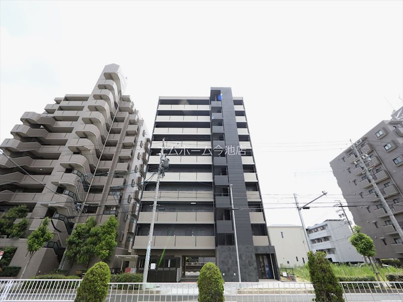 建物外観　外観　オートロック　防犯カメラ　TVモニターホン　宅配BOX