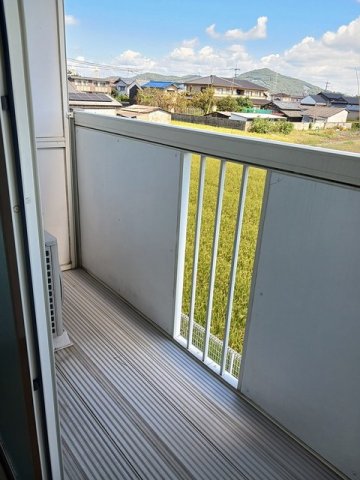 バルコニー　外からの目が気にならないバルコニーで洗濯物が干せます