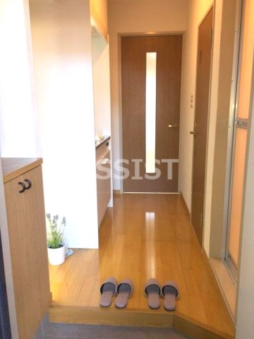 玄関　内見可能♪お電話がご案内スムーズです♪オンラインもOK♪