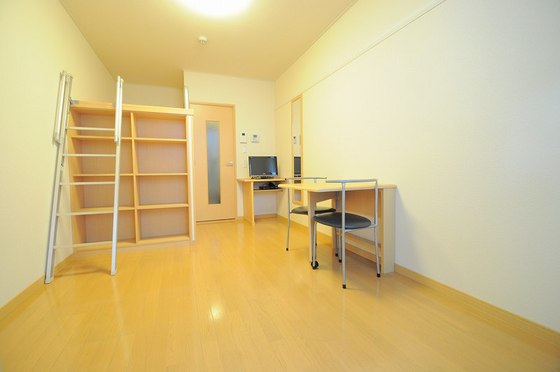 居室・リビング　※別号室の写真です