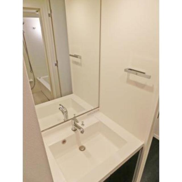 洗面設備　※写真は同タイプ住戸です。