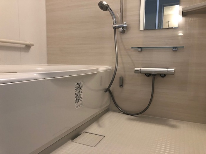 バス・シャワールーム　追い焚き付きのお風呂です♪