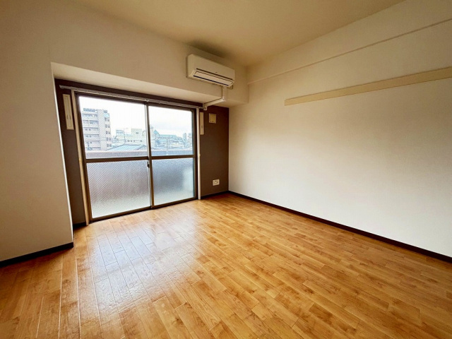 居室・リビング　同物件別号室の写真です。