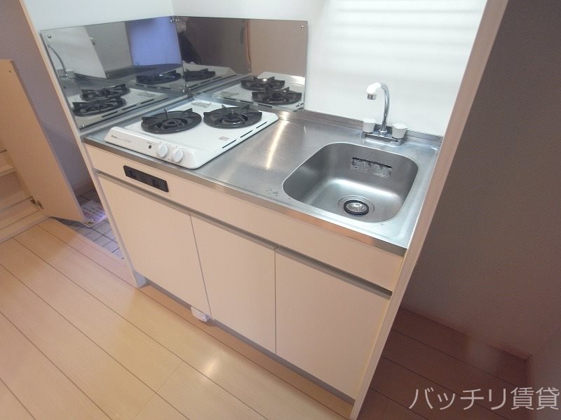 キッチン　類似写真使用のため、現状優先。