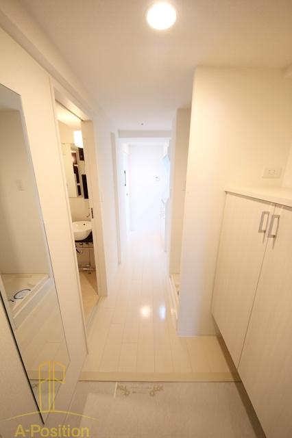 玄関　セレニテ本町グランデ