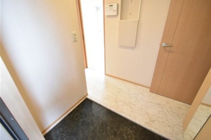 玄関　※別号室参考写真