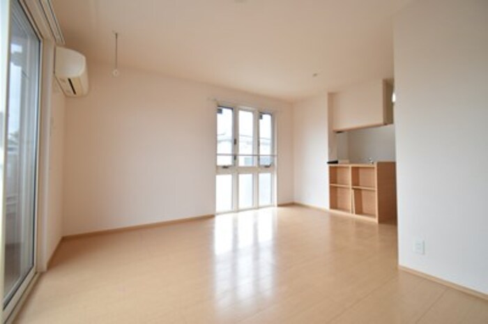 居室・リビング　※別号室参考写真