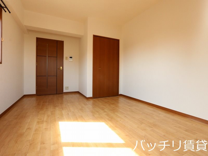 居室・リビング　別号室タイプの為、現状を優先致します。