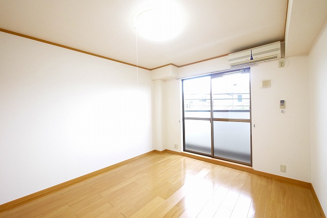 その他部屋・スペース　広くて明るい洋室