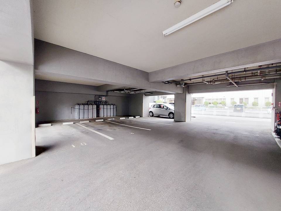 駐車場　駐車場