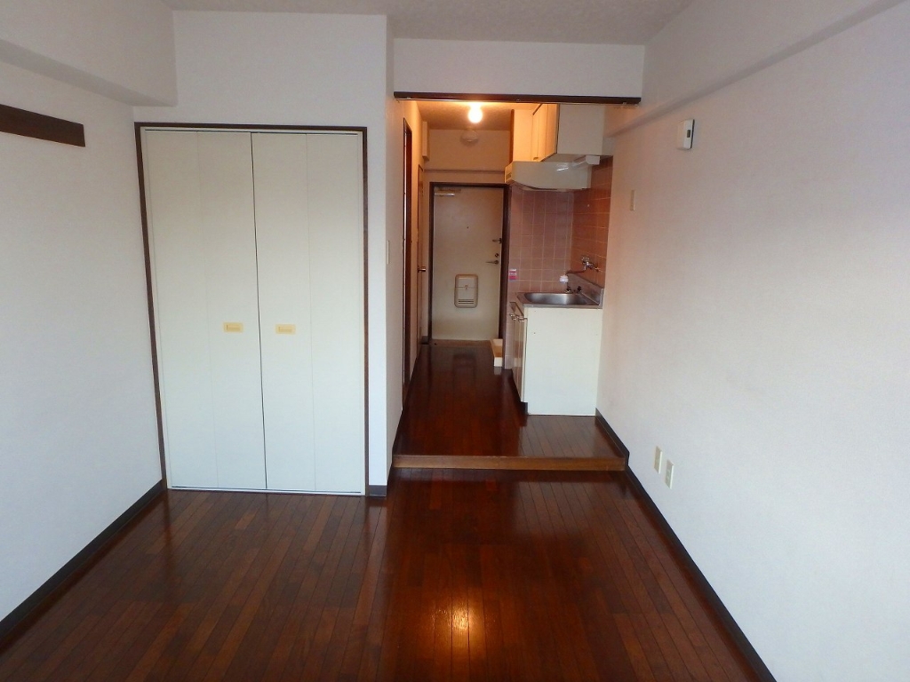 居室・リビング　室内