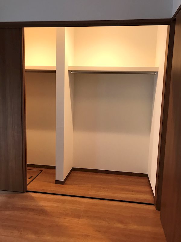 収納　収納豊富な洋室