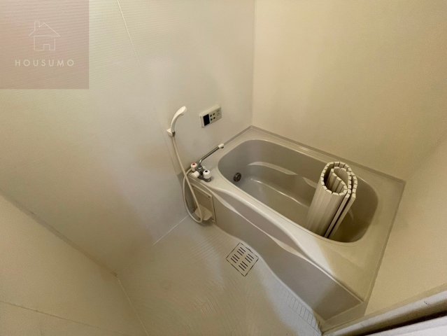 バス・シャワールーム　落ち着いた空間のお風呂です