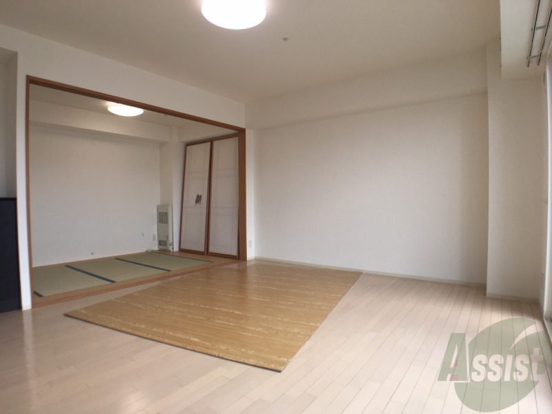 居室・リビング　広くてキレイなお部屋が広がっていて、充実した生活が送れそう。