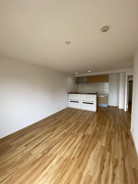 居室・リビング　広々と配置も自由自在。