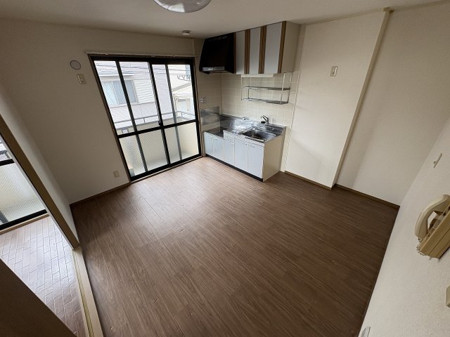 居室・リビング　こちらの居間で趣味の時間をお楽しみください