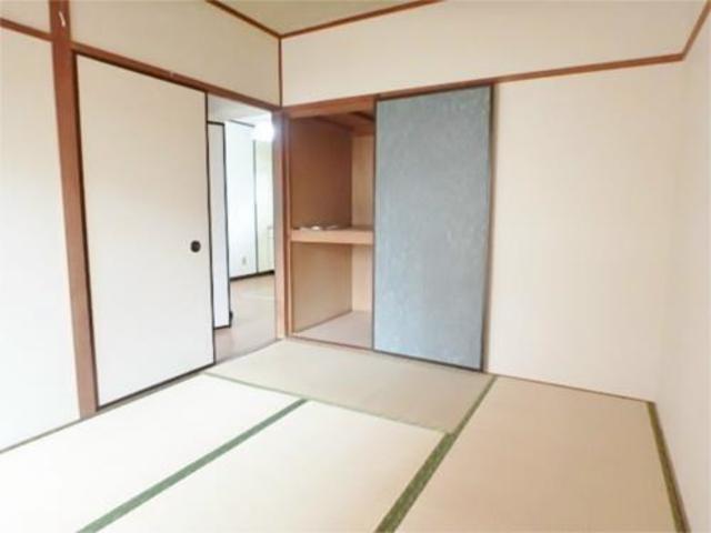 収納　明るいお部屋です