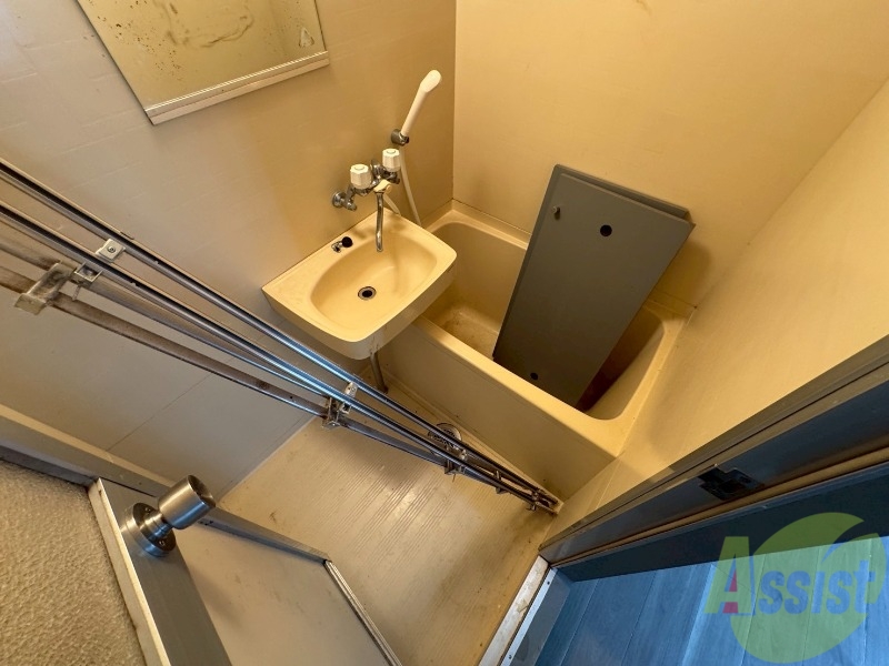 バス・シャワールーム　ユニットバスです。疲れを癒すのに欠かせませんね！