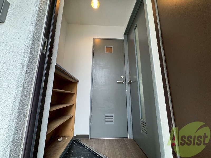 玄関　玄関の様子です。明るい印象ですね。気分もあがりそう。