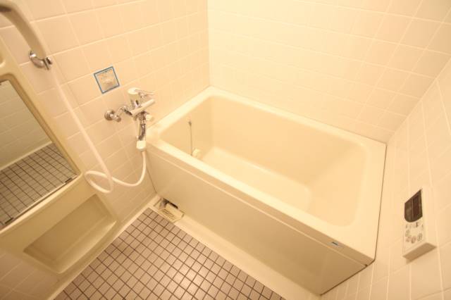 バス・シャワールーム　綺麗なバスルームです。