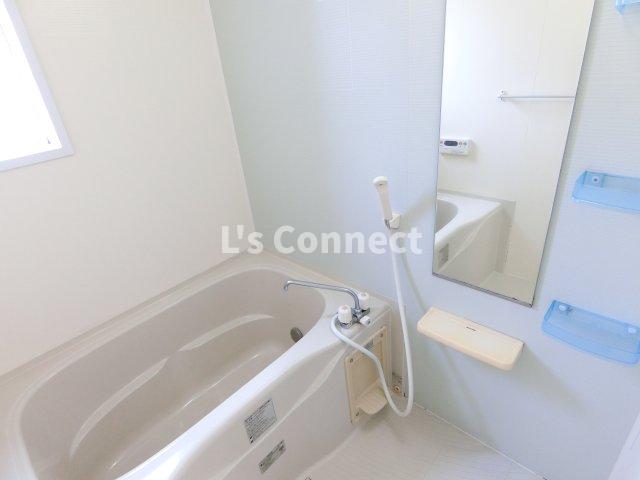 バス・シャワールーム　追焚き、浴室乾燥付きのお風呂。