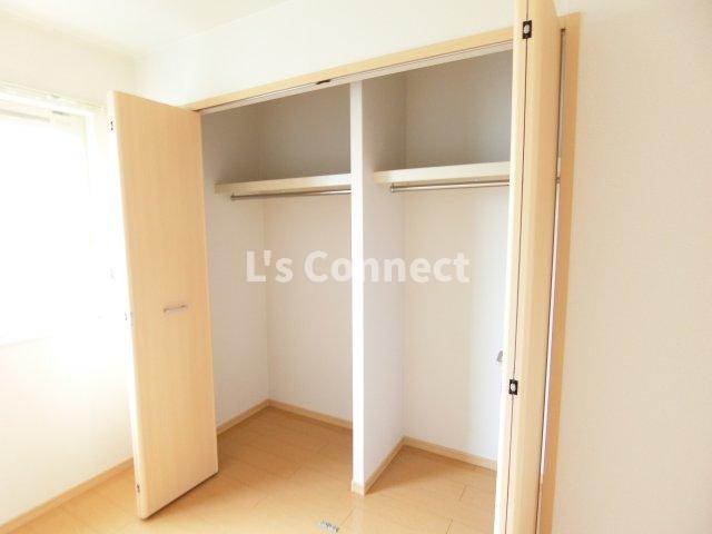 収納　クローゼットでお荷物もすっきり収納。