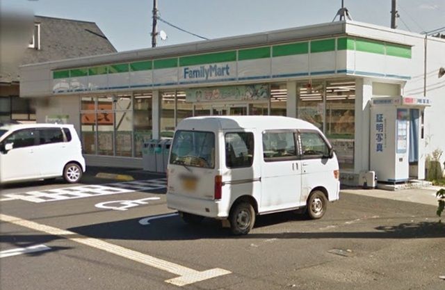 コンビニ　ファミリーマート 京田店（コンビニ）まで400m