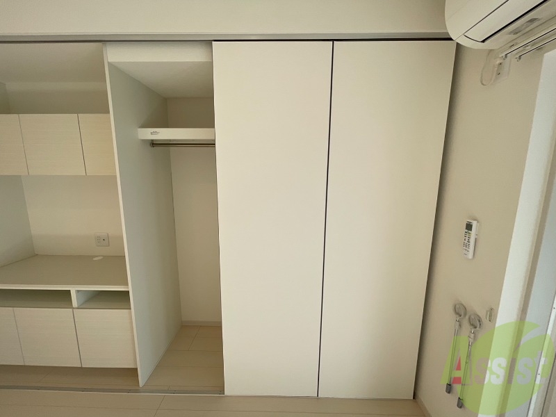 収納　収納は大きめのクローゼット。白を基調として綺麗です。