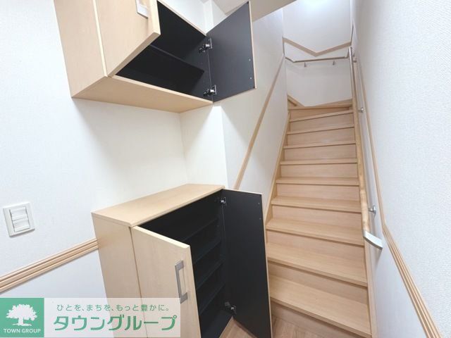 玄関　お問合せはタウンハウジングまで！※現地待合わせ相談可能