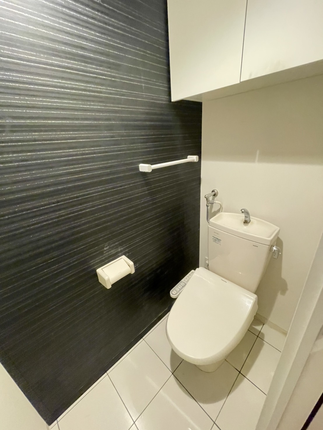 トイレ　※間取り反転タイプ