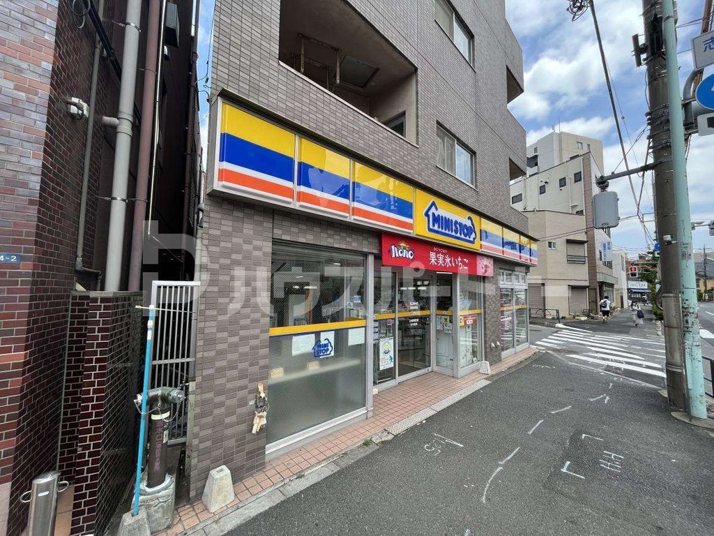 コンビニ　ミニストップ志茂駅前店（コンビニ）まで90m