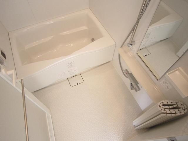 バス・シャワールーム　ゆったりサイズバス　追焚き　浴室乾燥機