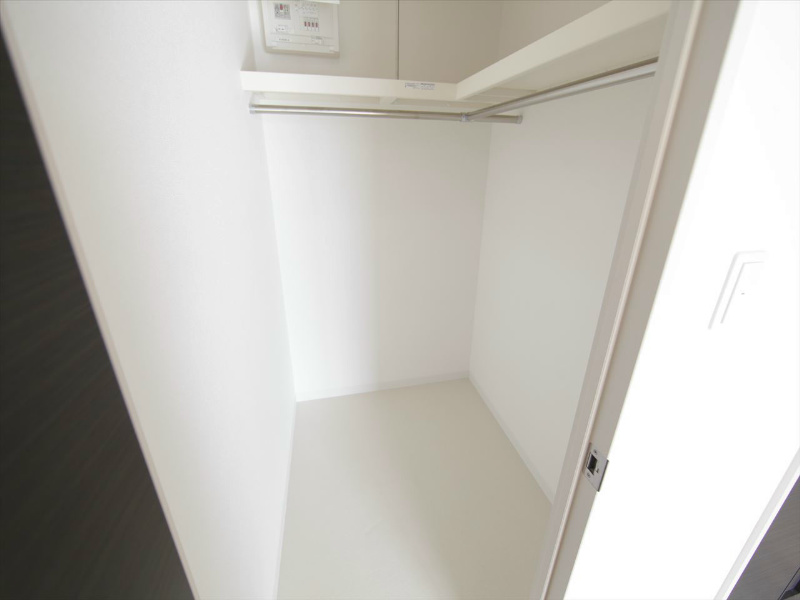 収納　ウォークインクローゼット（収納充実してます）