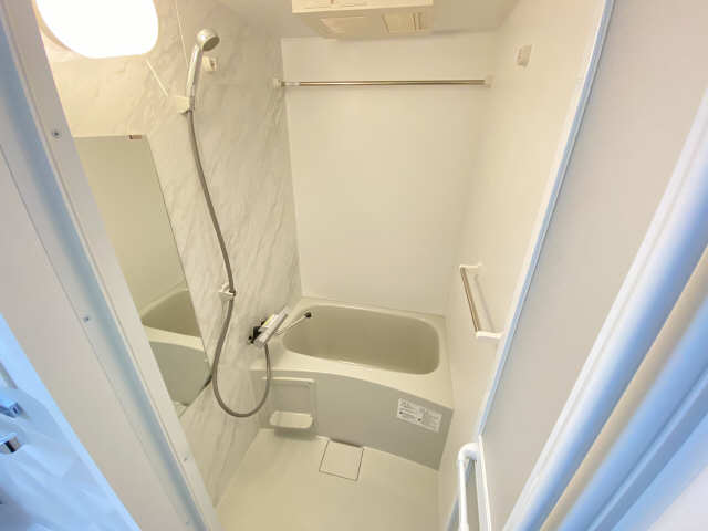 バス・シャワールーム　上層階の写真です。