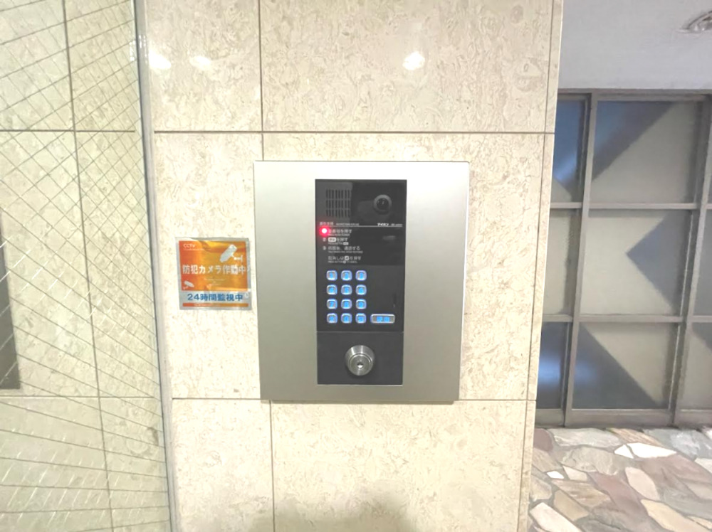 エントランス　建物の内部です