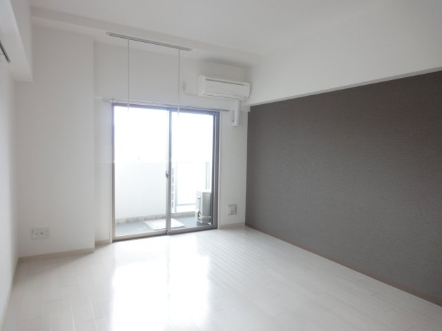 居室・リビング　同物件別号室の写真です。