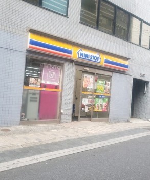 コンビニ　ミニストップ 南池袋2丁目店（コンビニ）まで118m