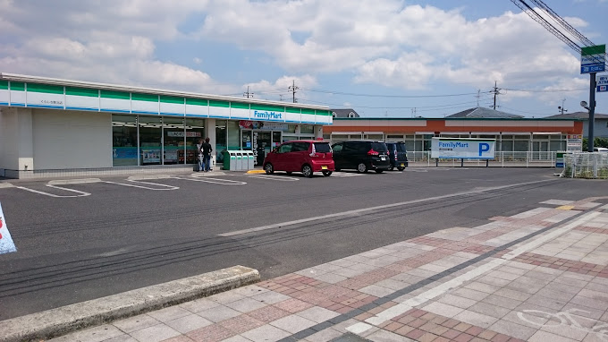 コンビニ　ファミリーマート くらしき駅北店（コンビニ）まで458m