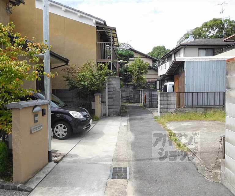 その他　前面道路です。