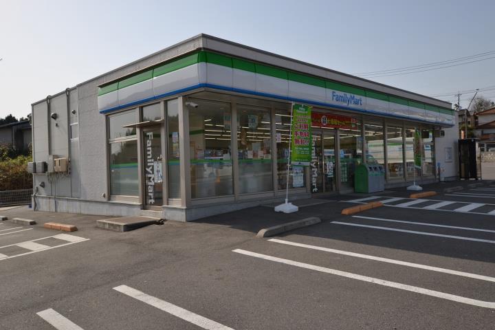 コンビニ　ファミリーマート（コンビニ）まで1663m