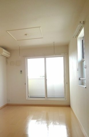 居室・リビング　居間です