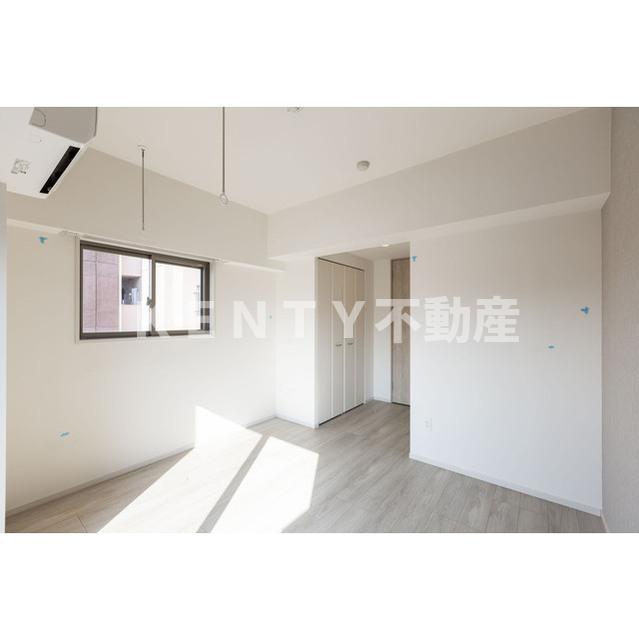 その他部屋・スペース　開放的な寝室です