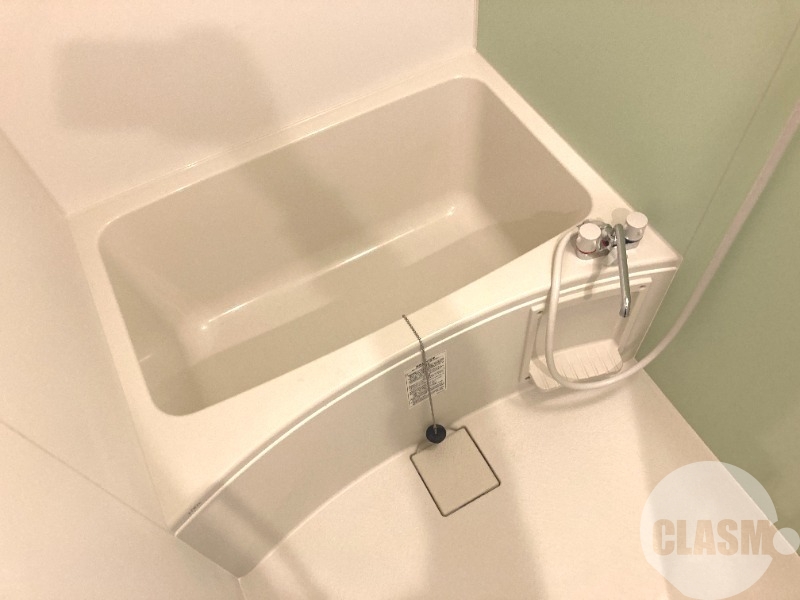 バス・シャワールーム　キレイにリフォームされています♪