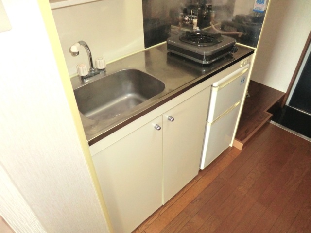 キッチン　壁付けキッチンでスペースを最大限有効活用できます！