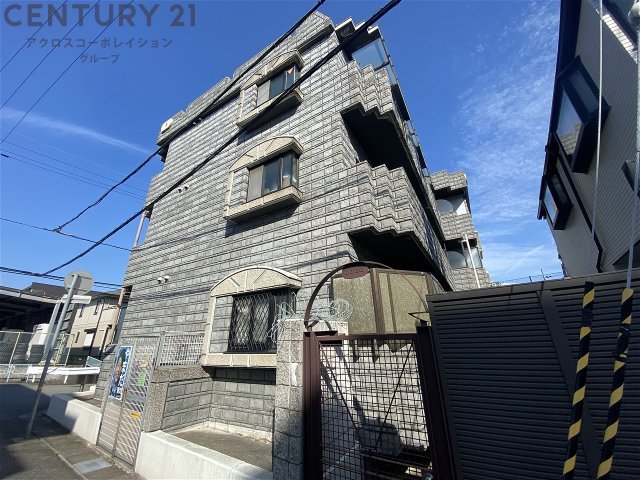 建物外観　オートロックで外部の人間が簡単に出入りできないため安心です。