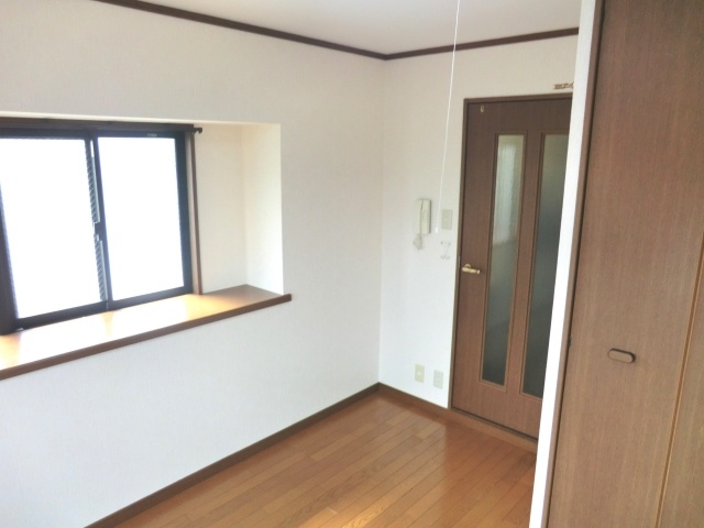 居室・リビング　２面採光の明るいお部屋です。